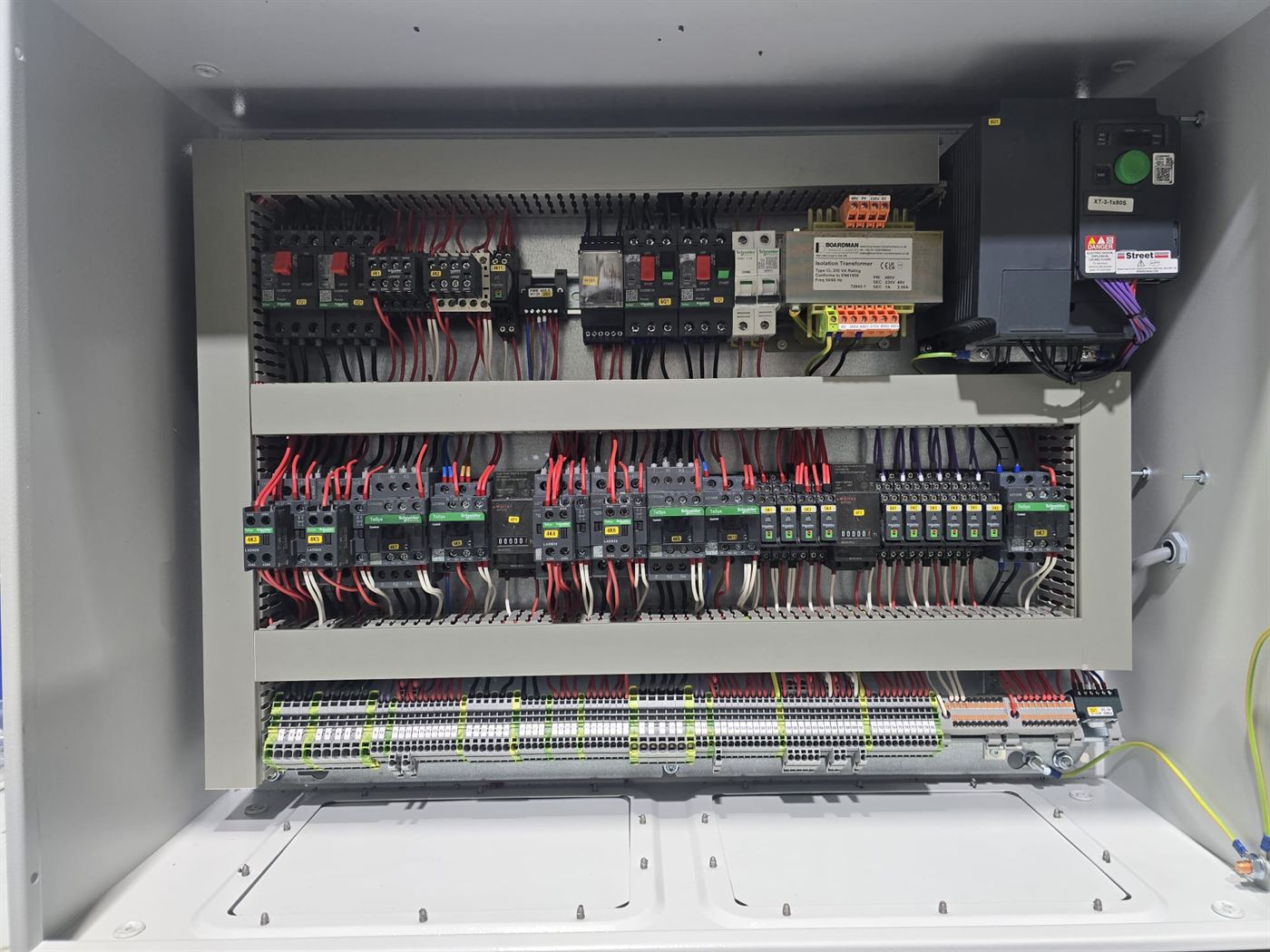 Maatwerk bordenbouw door CewiTech BV